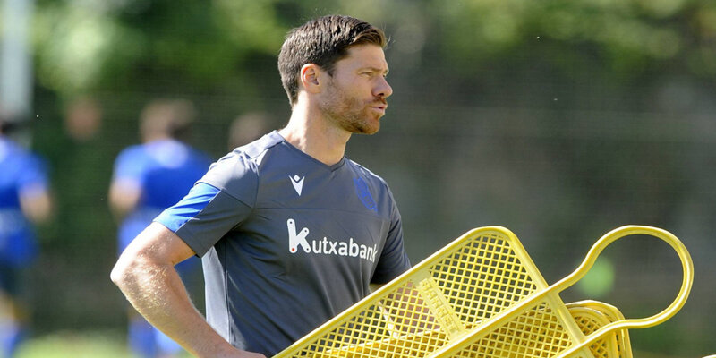 Xabi Alonso khởi đầu sự nghiệp HLV tại Real Sociedad